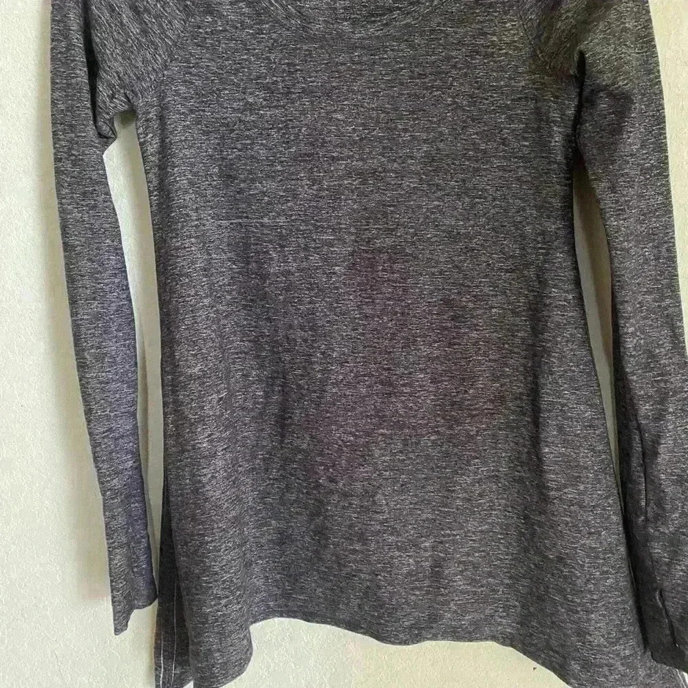 Lululemon Rehearsal Long Sleeve
Heathered Black Swan Athleisure Yoga Top Size 6 - Picture 6 of 11